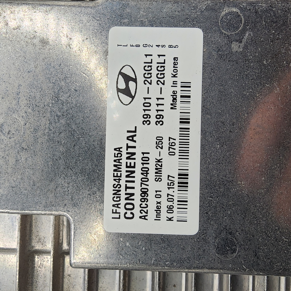 Hyundai Engine Control Module (Unknown) - Picture 3 of 5